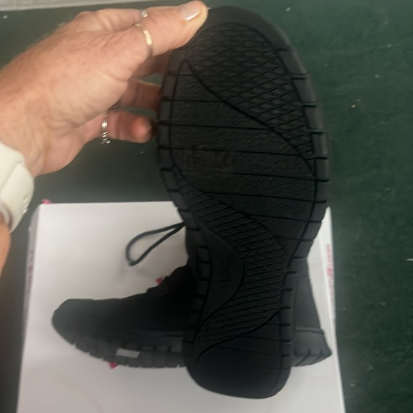 Ryka Water Repellant Black Boots Women’s Sz 9M lace up rain sleet snow shoes - Picture 6 of 12